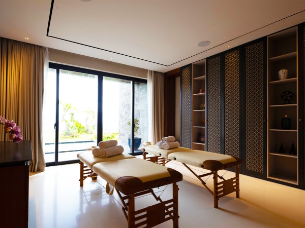 Villa BIE - Soothing spa room by the lawn area